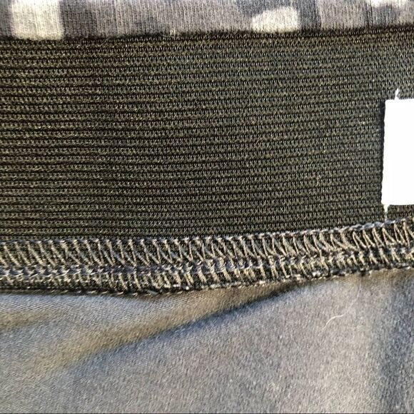 Old Navy Leopard Print Size Large / XL Leggings - Picture 2 of 5